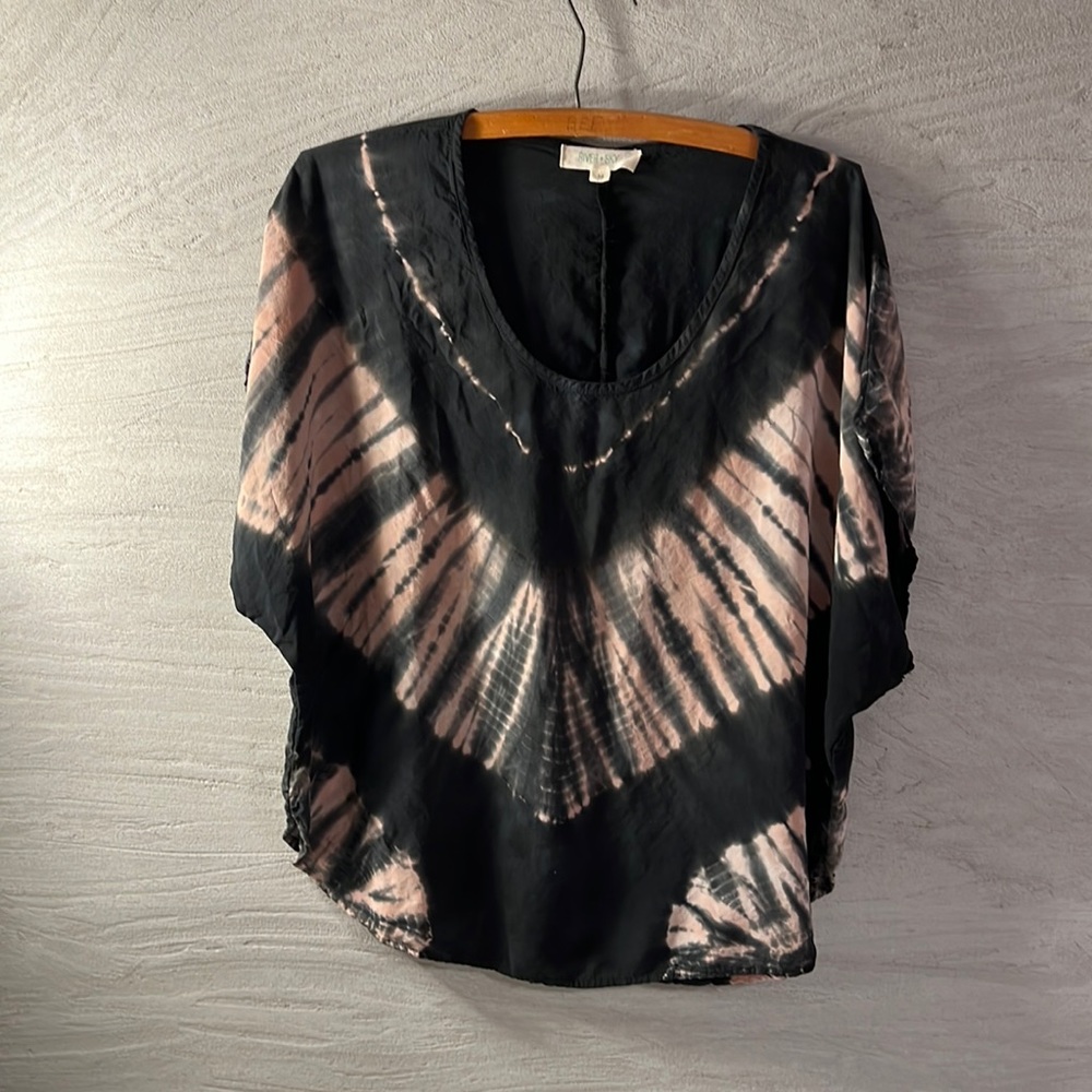 River and Sky Dancer Tee Medium